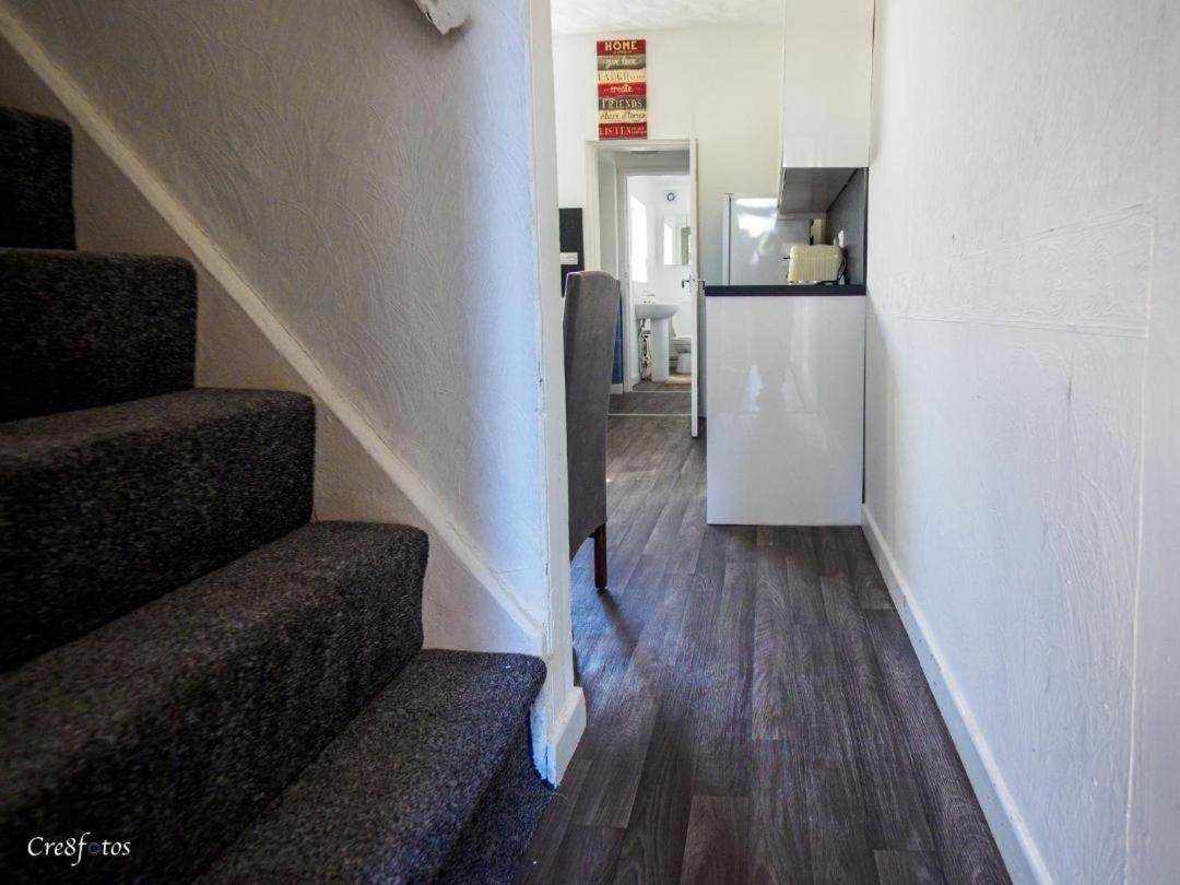 12 Cornwallis Lodge Family Room 2 Stoke-on-Trent Exteriör bild