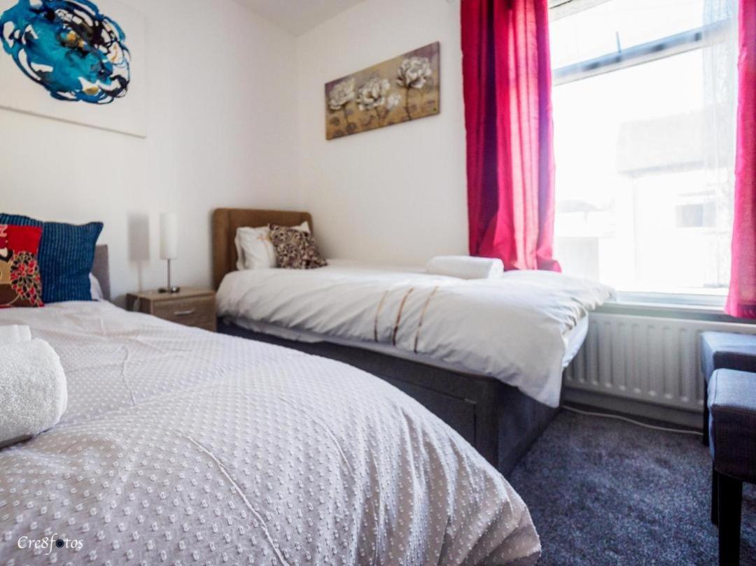 12 Cornwallis Lodge Family Room 2 Stoke-on-Trent Exteriör bild