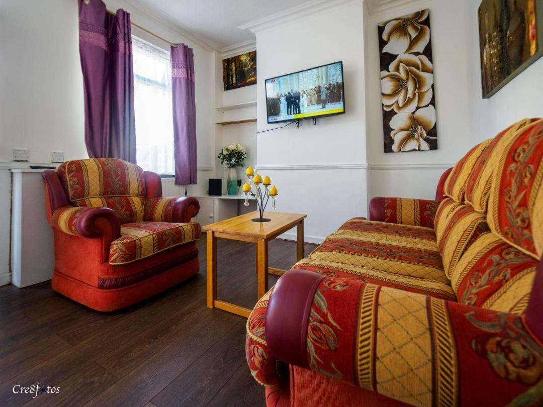 12 Cornwallis Lodge Family Room 2 Stoke-on-Trent Exteriör bild
