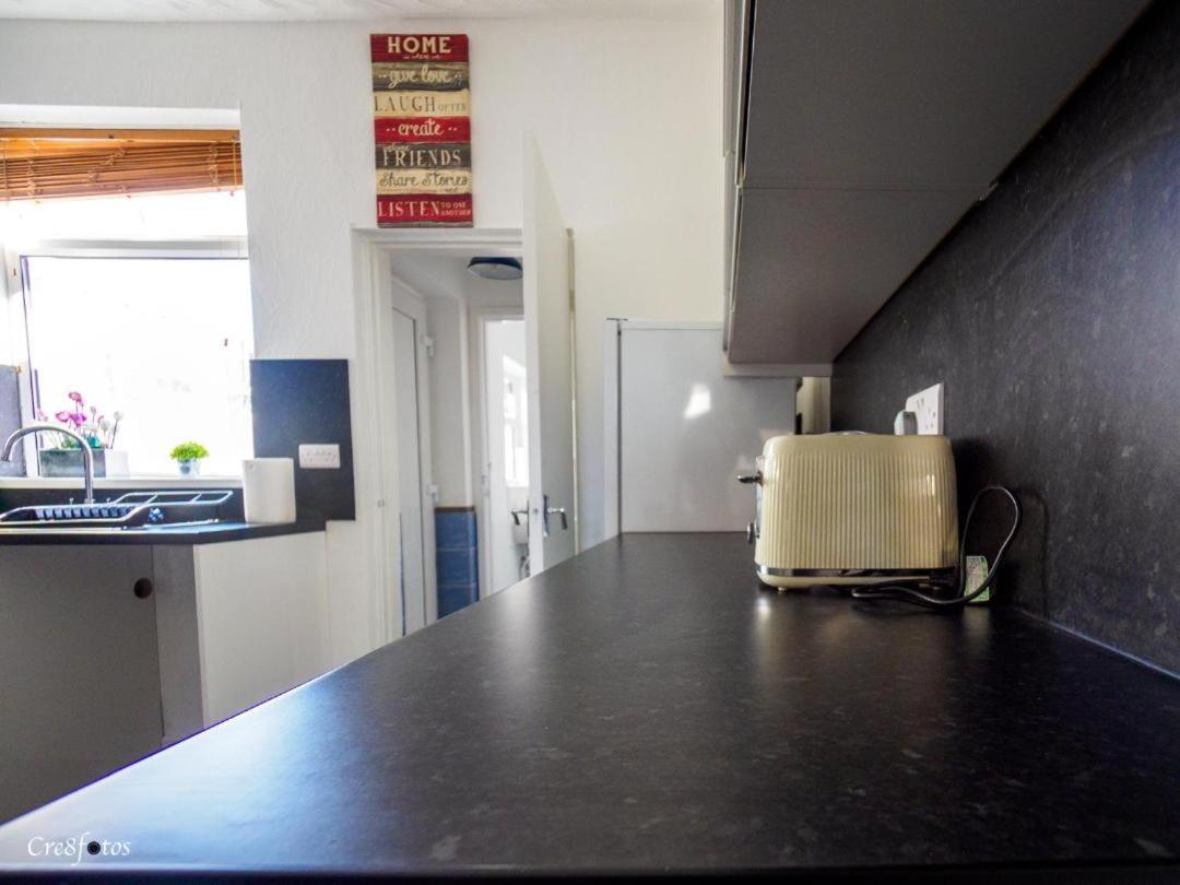 12 Cornwallis Lodge Family Room 2 Stoke-on-Trent Exteriör bild