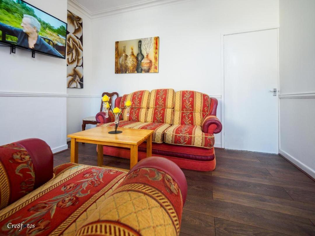12 Cornwallis Lodge Family Room 2 Stoke-on-Trent Exteriör bild