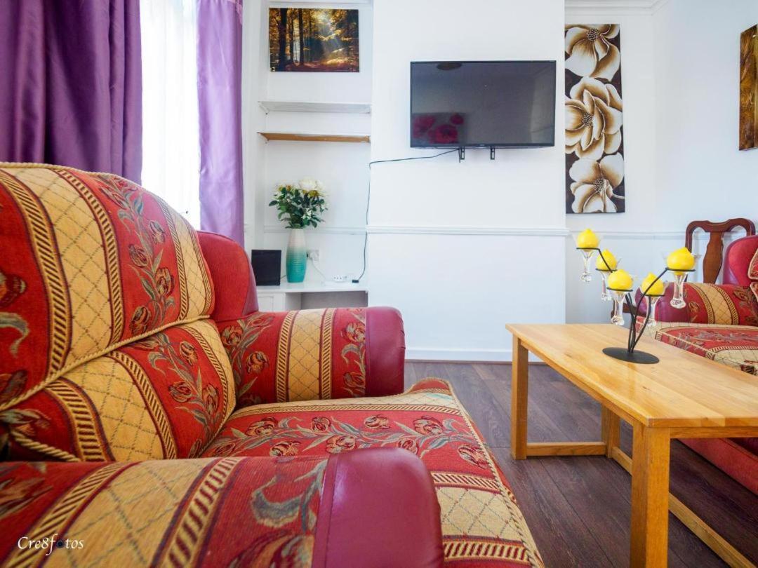 12 Cornwallis Lodge Family Room 2 Stoke-on-Trent Exteriör bild