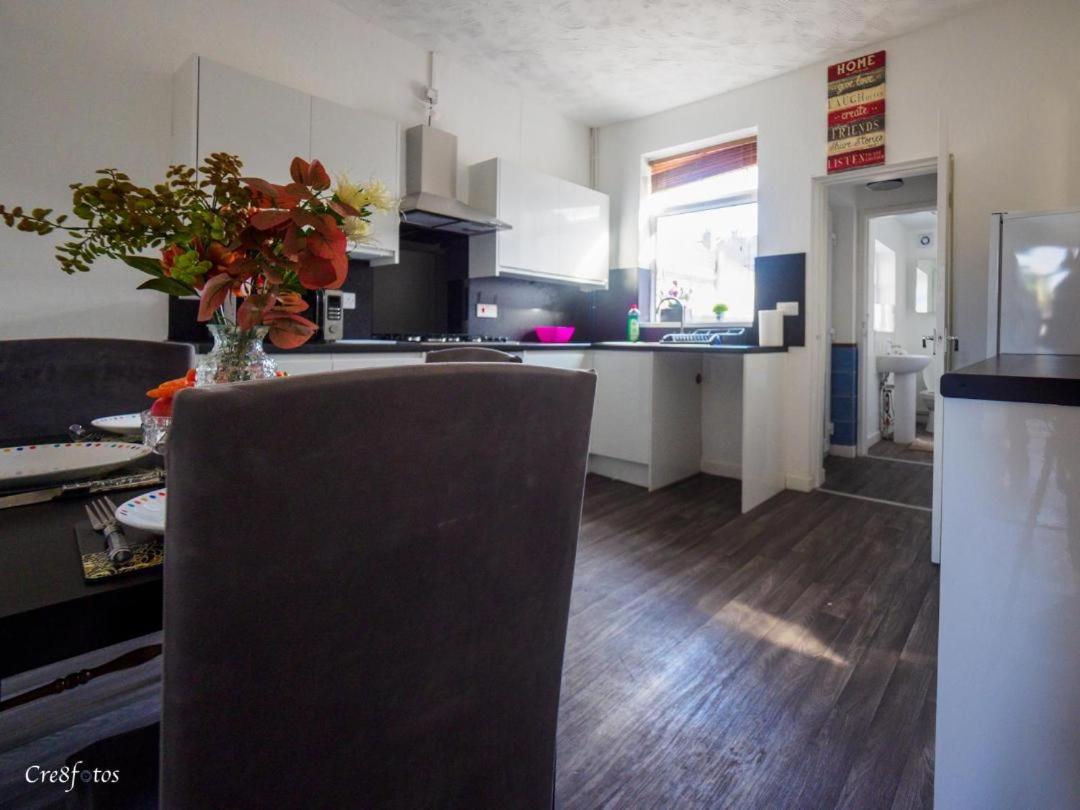 12 Cornwallis Lodge Family Room 2 Stoke-on-Trent Exteriör bild